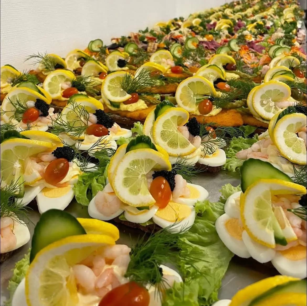 Smørrebrød og tapas klar til afhentning